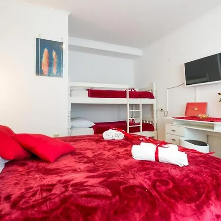 Lora - One-bedroom With Terrace