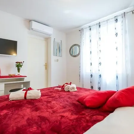 Apartment Lora - One-bedroom With Terrace *